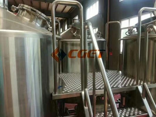 220V / 380V Microbrewery Equipment Beer Making Plant Turnkey Brewpub Systems