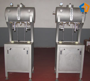 Pneumatic Electric Bottle Isobaric Filling Machine Automatic With Two Nozzles