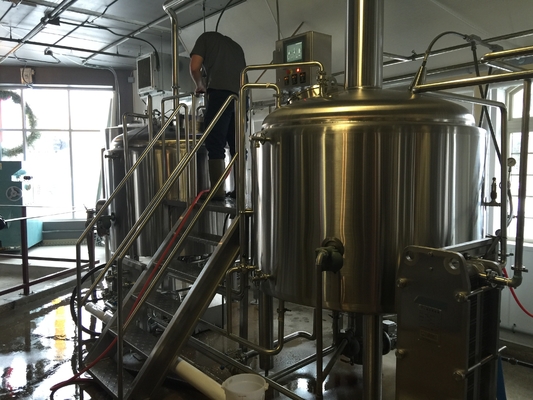 Micro Pub Microbrewery Equipment 3.5 Bbl Brewing System Polished Surface