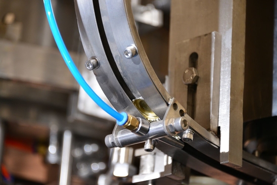 Beer / Beverage Glass Bottle Filling Machine , Automated Bottling Equipment