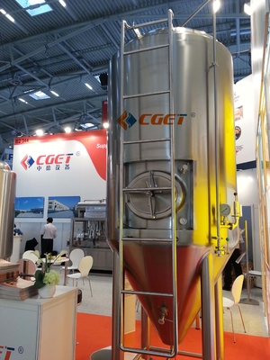 SUS 304 Craft Beer Brewing Equipment 2000L Brewing System With ISO CE Certificated