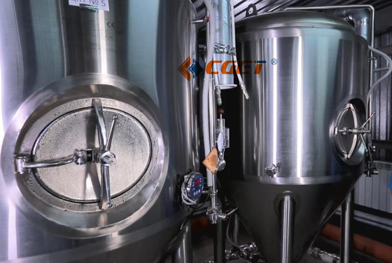SUS 304 Craft Beer Brewing Equipment 2000L Brewing System With ISO CE Certificated